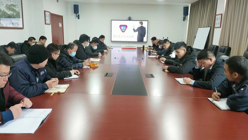 叉车安全操作规范图解：保障作业安全的关键指南