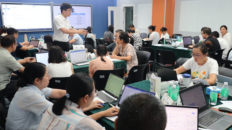 目前，公路工程建造师教材主要分为以下几类：